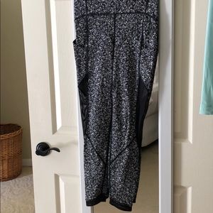 Lululemon legging with see thru vents size 4